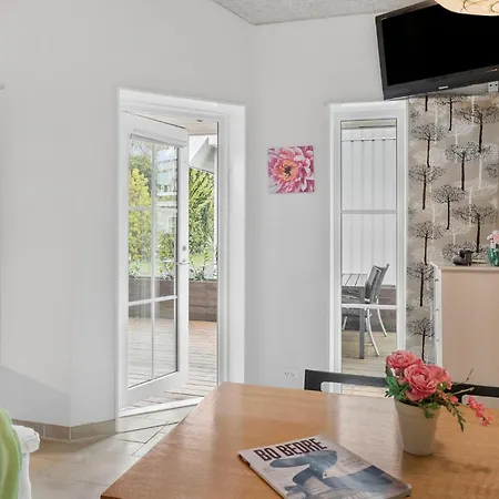 Stunning In Vaeggerlose *